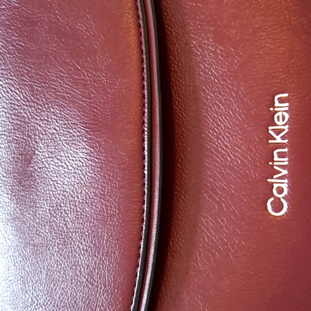 Calvin Klein Bella Adjustable Crossbody - Picture 8 of 17